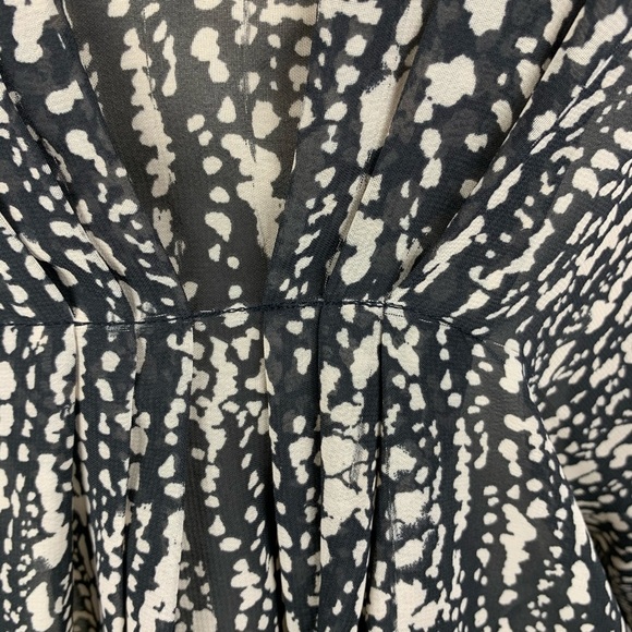 H & M oversized blouse - Picture 2 of 8